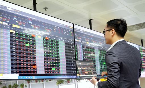 “Còn nhiều điều không chắc chắn phía trước, VN-Index có thể duy trì xu hướng tích luỹ”