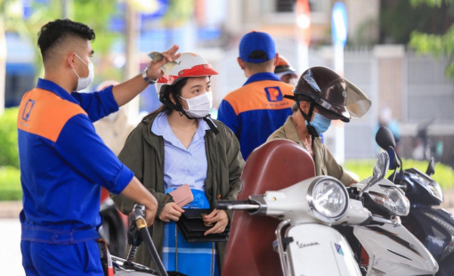 Giá xăng giảm lần thứ 3 liên tiếp