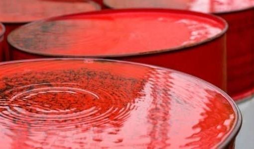 Dầu thô "chợ đen" tràn ngập thị trường