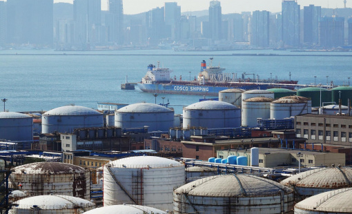 Giá quặng sắt cho biết gì về xu hướng dầu thô?