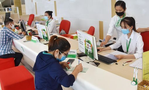 Lãi suất huy động đột biến, vẫn có 16 ngân hàng cam kết giảm lãi suất cho vay