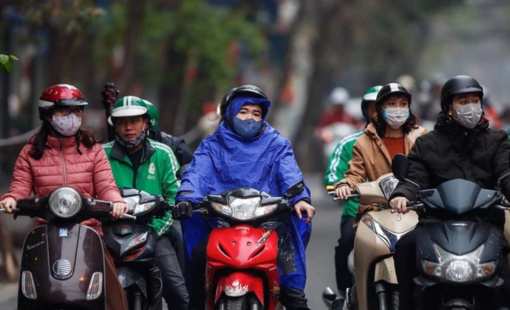 Không khí lạnh mạnh nhất từ đầu mùa áp sát biên giới nước ta, miền Trung mưa lớn