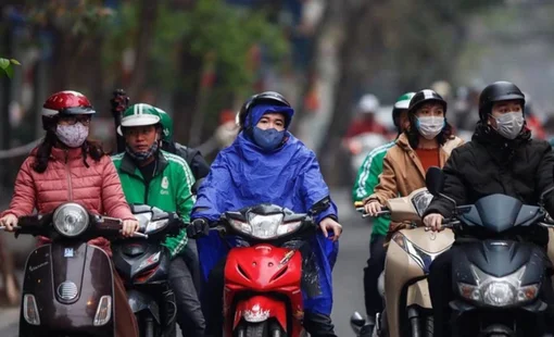 Không khí lạnh mạnh nhất từ đầu mùa áp sát biên giới nước ta, miền Trung mưa lớn