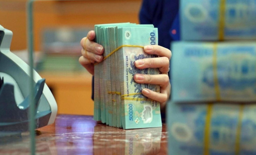 Vì sao lãi suất huy động chưa thể sớm “hạ nhiệt”?