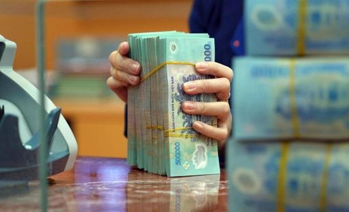 Vì sao lãi suất huy động chưa thể sớm “hạ nhiệt”?