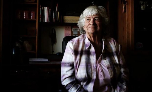 Lựa chọn khó khăn cho người cao tuổi Mỹ trong lạm phát