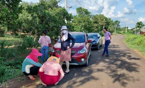 Nhà đầu tư bất động sản bán đất lấy tiền tiêu Tết