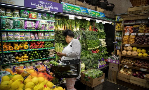 Lạm phát khiến giới triệu phú Mỹ cũng phải chi tiêu dè sẻn