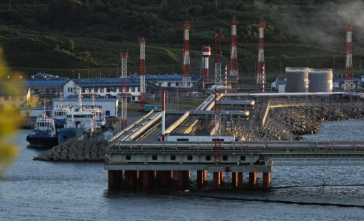 Dầu bị bán mạnh trước thềm loạt diễn biến quan trọng trên thị trường