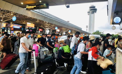 Tìm giải pháp giảm ùn tắc cho sân bay Tân Sơn Nhất