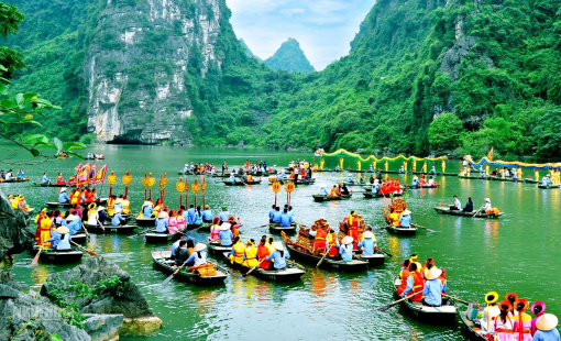 Vượt xa dự kiến, ngành du lịch kỳ vọng sớm đón vị khách nội địa thứ 100 triệu
