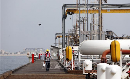 Giá dầu và giá cổ phiếu ngành năng lượng diễn biến trái chiều