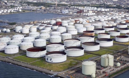 Giá dầu sụt mạnh, mất toàn bộ thành quả tăng của năm 2022