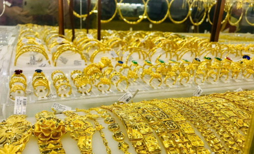 Giá vàng tiếp tục được hưởng lợi khi đồng USD yếu đi