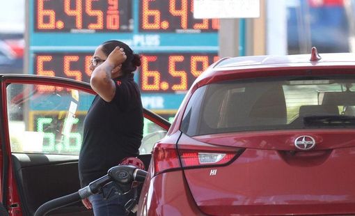 Vì sao chênh lệch giá xăng giữa các bang tại Mỹ lên tới gần 2 USD/gallon?