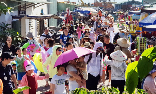 Dẹp nạn “chặt chém” du khách, không thể mãi nương tay