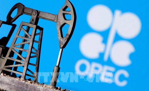 OPEC+ hạ dự báo nguồn cung dầu dư thừa trên thị trường