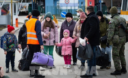 Khủng hoảng chồng chéo làm tăng nguy cơ suy thoái ở châu Âu