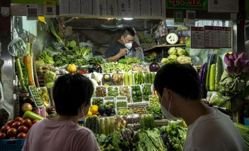 Lạm phát khiến người dân ở khắp châu Á nghèo đi