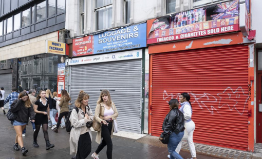 Nước Anh chìm sâu vào nợ nần