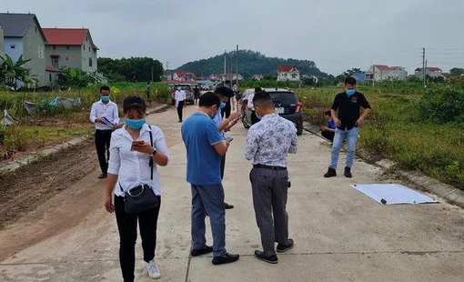 Đất nền đã giảm giá, vì sao nhà đầu tư bất động sản vẫn chưa xuống tiền?