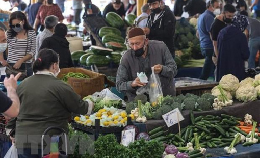 Các nước hỗ trợ người dân xoay xở trong khủng hoảng chi phí sinh hoạt