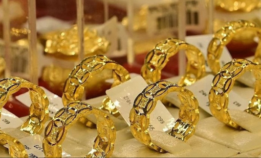 Giá vàng SJC giảm mạnh dù vàng thế giới vẫn trên đỉnh 8 tháng
