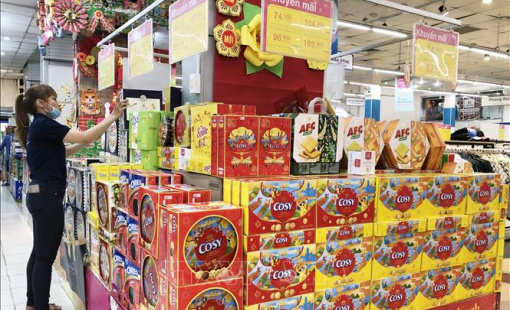 Ngành hàng lương thực, thực phẩm giảm giá sâu từ ngày 25 tháng Chạp