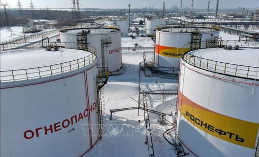 EU để mở cửa sau cho dầu Nga bị trừng phạt