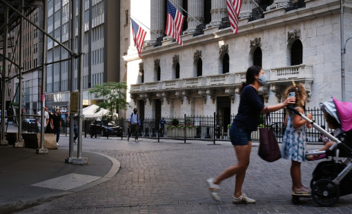 Chứng khoán Mỹ tăng điểm mạnh bởi kỳ vọng Fed chuyển hướng chính sách