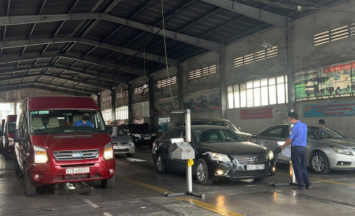 Nhu cầu vẫn "trái mùa", các trung tâm đăng kiểm làm việc ngay sau Tết