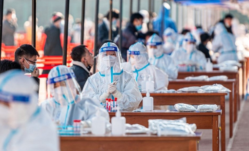 Kinh tế Trung Quốc phục hồi chật vật sau khi bỏ kiểm soát COVID-19