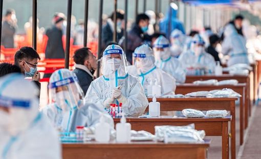 Kinh tế Trung Quốc phục hồi chật vật sau khi bỏ kiểm soát COVID-19