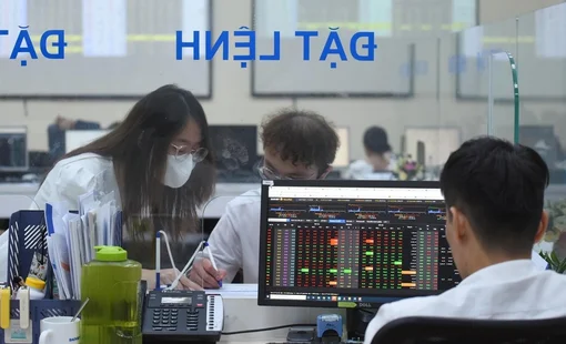 Chứng khoán châu Á có thêm một thị trường bứt tốc, VN-Index vẫn đi sau và bị cầm chân