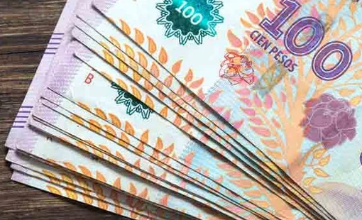Tiền trượt giá không phanh, người dân quốc gia này "nảy số" dùng vào việc không ngờ
