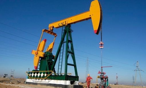 Diễn biến COVID-19 tại Trung Quốc căng thẳng đẩy giá dầu sụt gần 10% trong 2 ngày