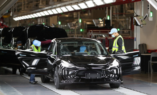 Tesla đối mặt khủng hoảng “giảm giá xe”