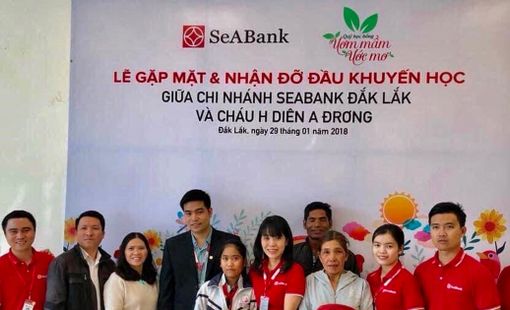 Học bổng Ươm mầm ước mơ SeABank viết tiếp giấc mơ đặt chân tới giảng đường đại học cho 16 học sinh nghèo