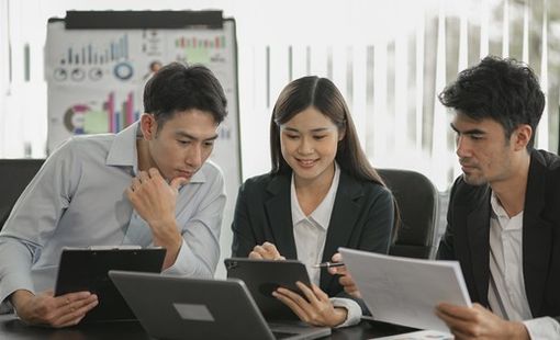 Doanh nghiệp cần chú ý gì để “vượt sóng” cuối năm