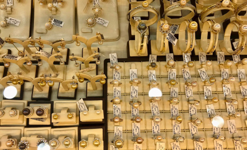 Giá vàng tăng mạnh, thị trường chờ loạt dữ liệu quan trọng