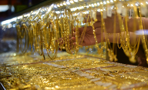 Đồng USD yếu đi, giá vàng SJC tiến sát về mốc 75 triệu đồng/lượng