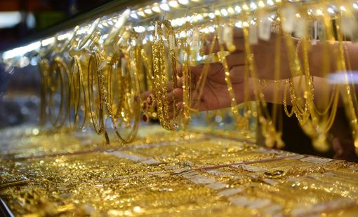 Đồng USD yếu đi, giá vàng SJC tiến sát về mốc 75 triệu đồng/lượng