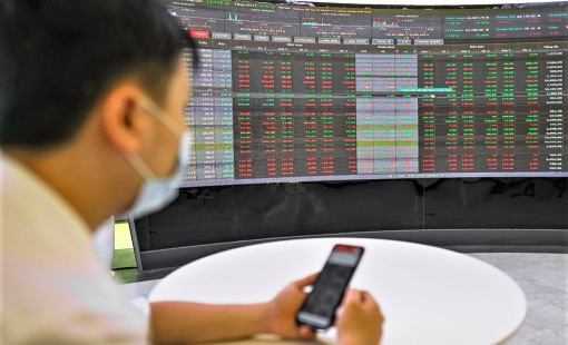 "Vượt khó" bằng tăng vốn