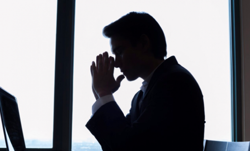 Nhiều doanh nghiệp phải "bán mình", dùng cổ phần để cấn trừ nợ: Từ thép, gỗ đến bất động sản, "khủng" nhất là Xây dựng Hòa Bình (HBC)