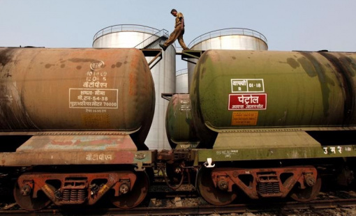 "Dốc hầu bao" mua dầu Nga với giá cao kỷ lục, quốc gia châu Á này vẫn tiết kiệm được khối tiền