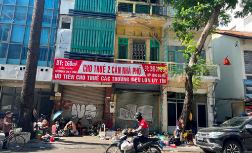Khó như nhà phố kinh doanh: "Ế" nhưng vẫn trong tư thế không giảm giá