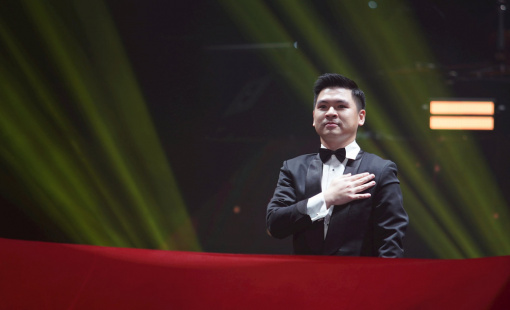 Phó Chủ tịch T&T Group vào vai nhạc trưởng trong tiết mục đặc biệt kỷ niệm 30 năm thành lập Tập đoàn