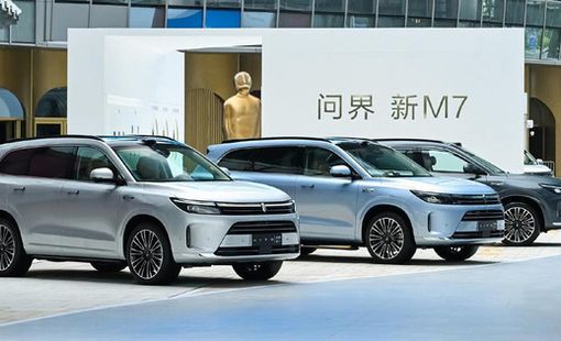 "Phép màu" từ Huawei đang giúp các hãng xe vô danh "chiến" ngang tay Tesla, BYD