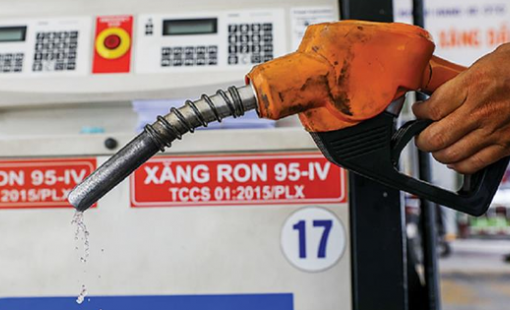 Nhà bán lẻ xăng dầu Petrolimex và PV Oil thu hơn 1.100 tỷ mỗi ngày quý 4, tồn kho trên 20.000 tỷ đồng cuối năm 2022
