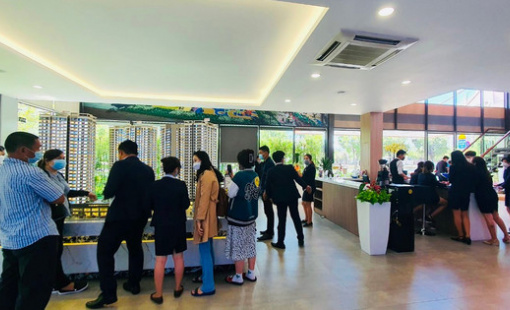 Thị trường căn hộ TP.HCM diễn biến "trái chiều"